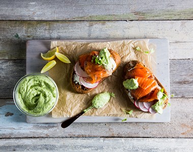 Regal Dill Cured Salmon Bruschetta With Pickled Radishes (1)